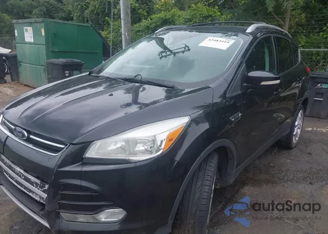 2014 Ford Escape Titanium z USA, uszkodzony, nr VIN 1FMCU9J95EUA89174